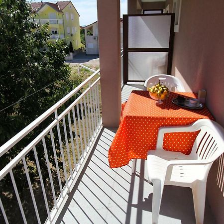 Apartments Lili Биоград на Мору Екстериор снимка