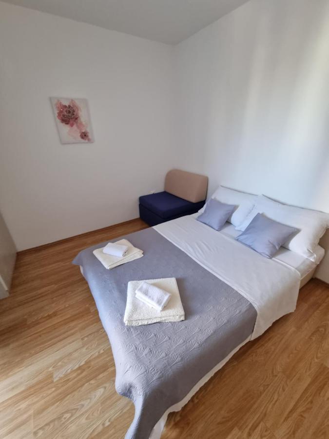 Apartments Lili Биоград на Мору Екстериор снимка