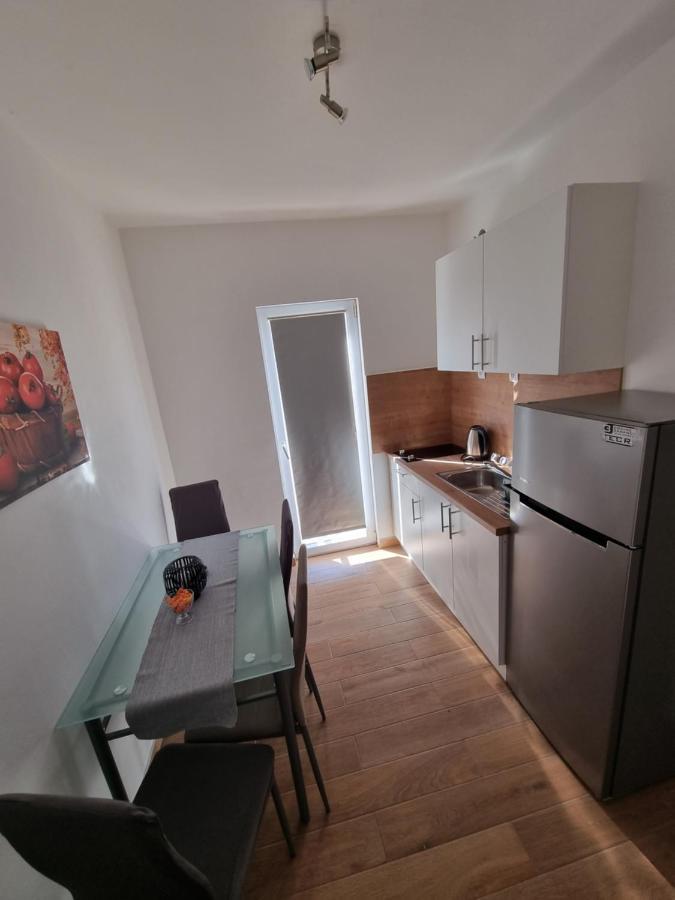 Apartments Lili Биоград на Мору Екстериор снимка