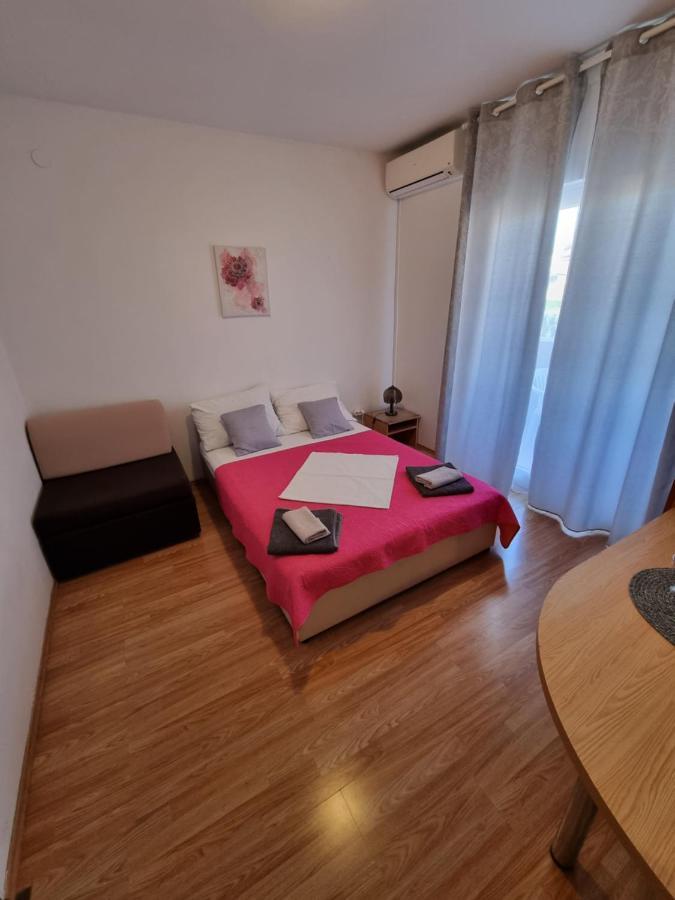 Apartments Lili Биоград на Мору Екстериор снимка