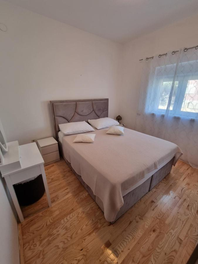 Apartments Lili Биоград на Мору Екстериор снимка