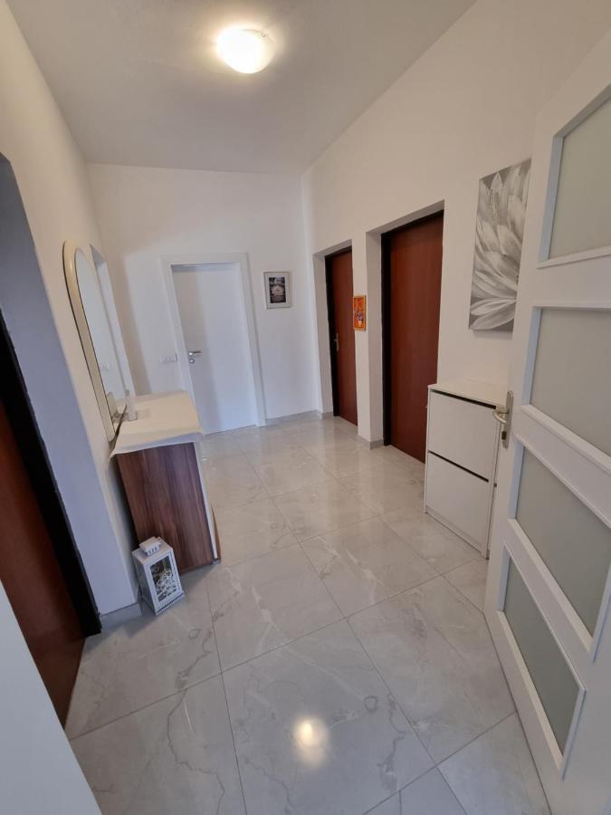 Apartments Lili Биоград на Мору Екстериор снимка