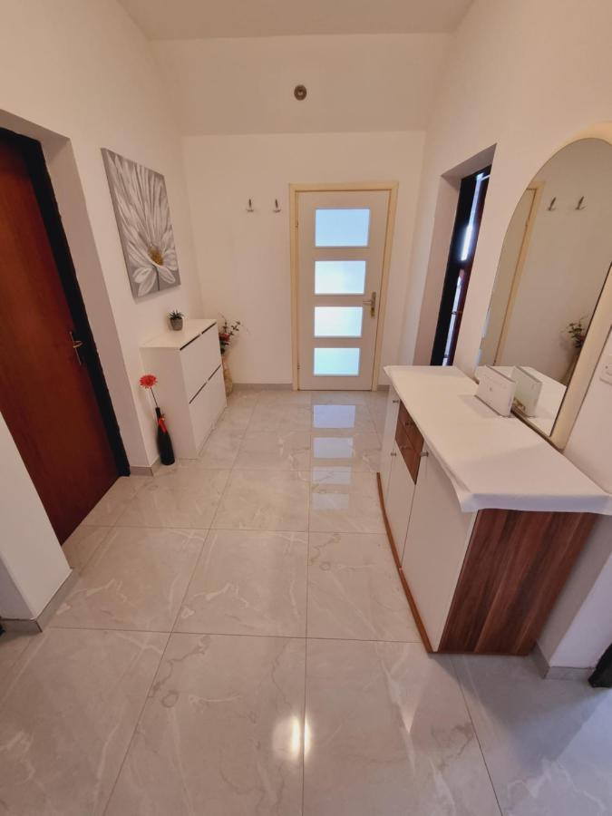 Apartments Lili Биоград на Мору Екстериор снимка