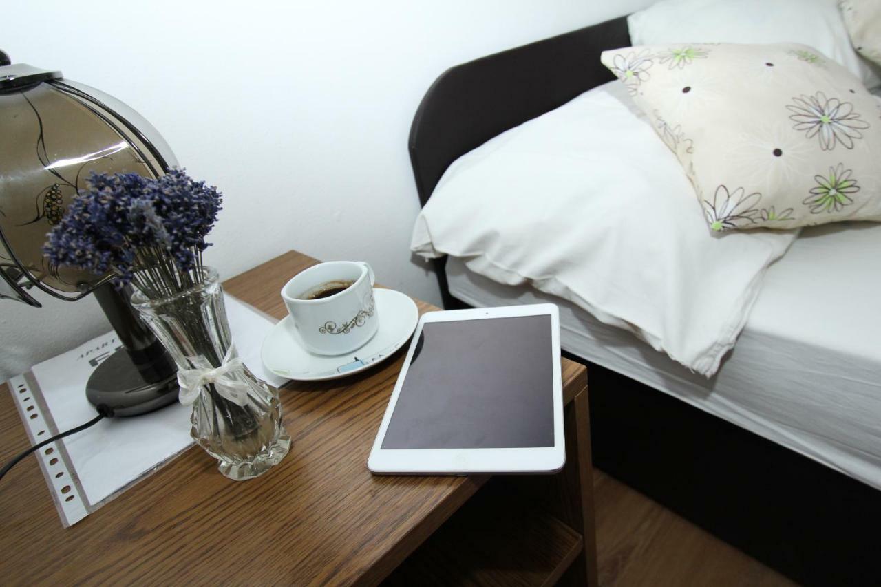 Apartments Lili Биоград на Мору Екстериор снимка