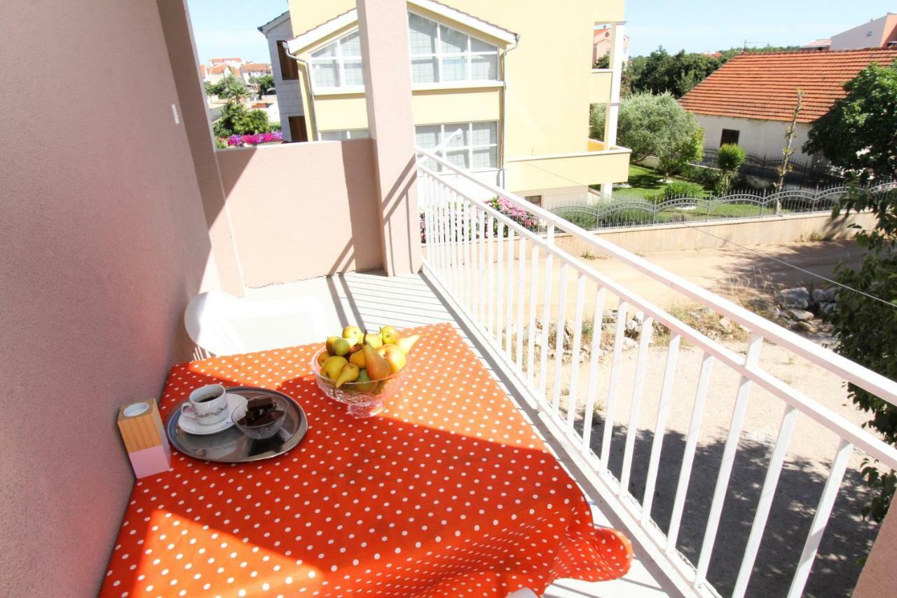 Apartments Lili Биоград на Мору Екстериор снимка